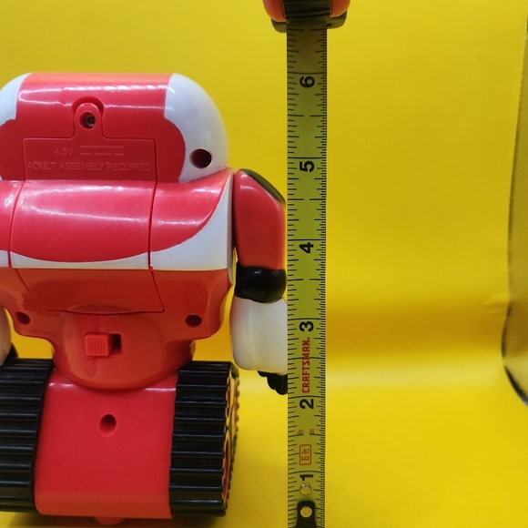 SPYBOTS Cybernetic Security Robots T.R.I.P. LED Tripwire Alarm Robot - Red - Picture 4 of 4